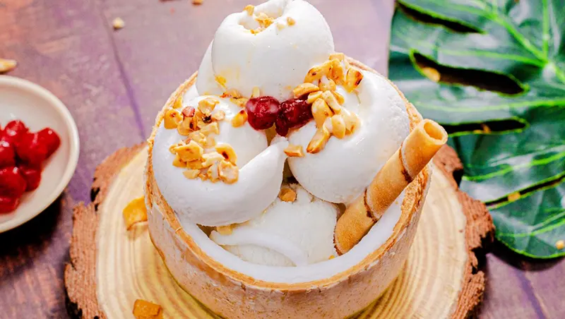 Kem dừa làm từ nước cốt dừa nguyên chất